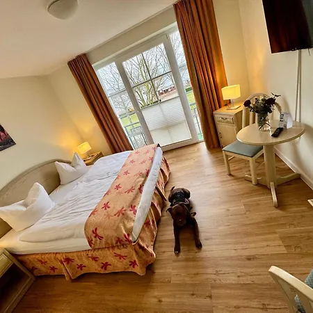 Altes Kasino Hotel Am See Neuruppin Exterior photo